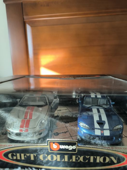 Carro de Colecionador da bBurago Shelby+Dodge Viper 1:24