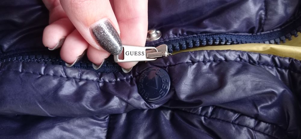 Kurtka pikowana Guess