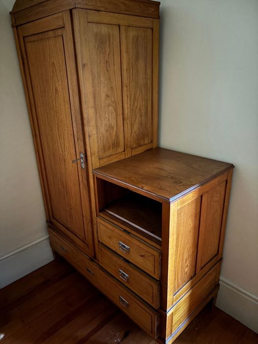 Quarto Completo em Madeira Maciça – Estilo Clássico