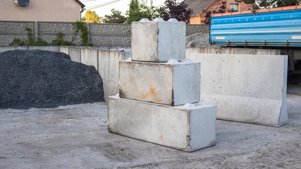 Bloki betonowe z transportem silos zasieki lego