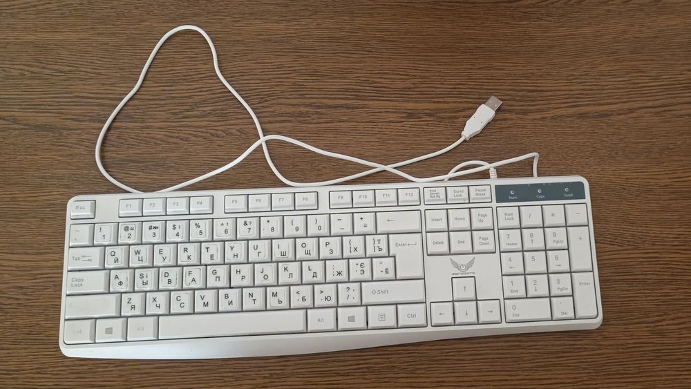 Klawiatura przewodowa USB pełnowymiarowa (RU/UA)