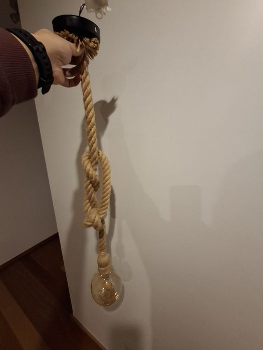 Candeeiro suspenso de corda