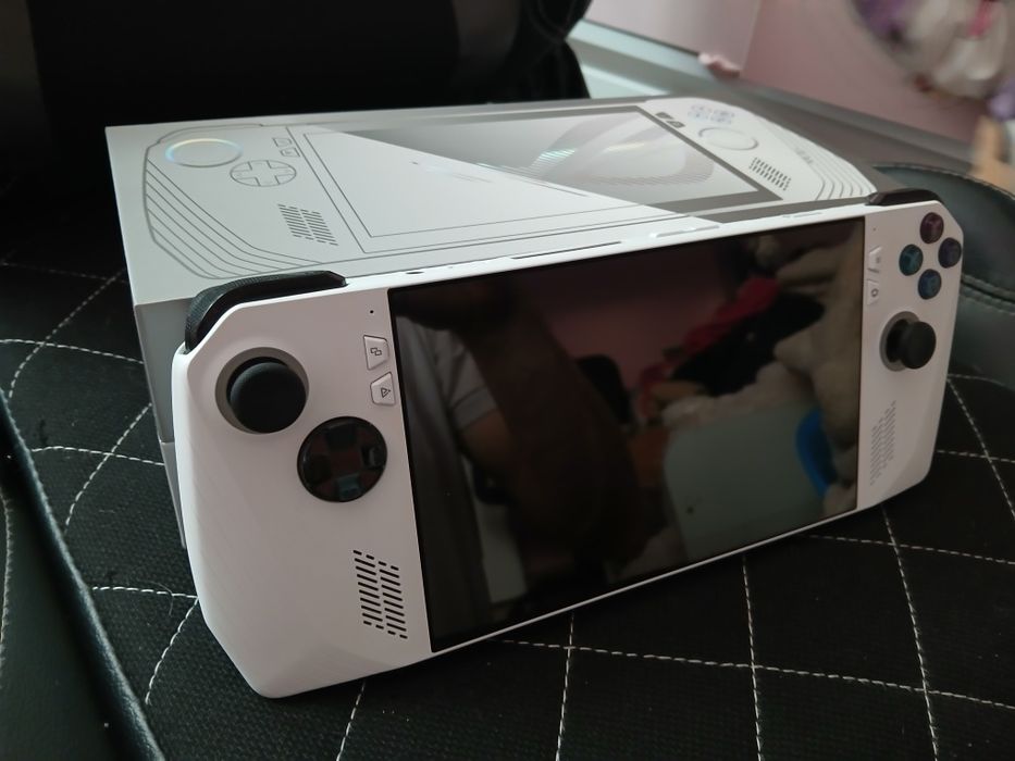 Asus rog ally Z1 extrem