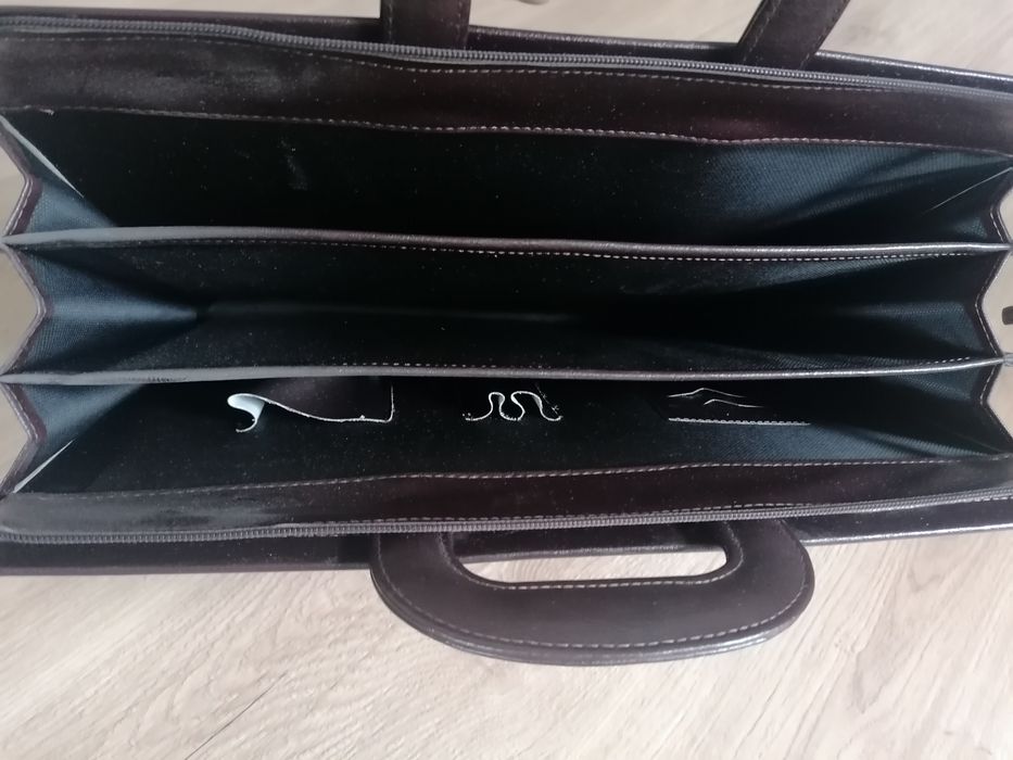 Brązowa teczka aktówka na dokumenty