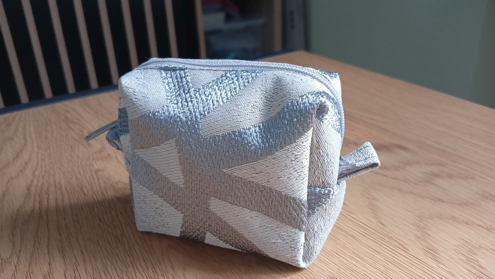 Mini kosmetyczka - srebrna