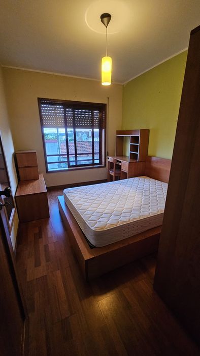 Quarto completo com colchão