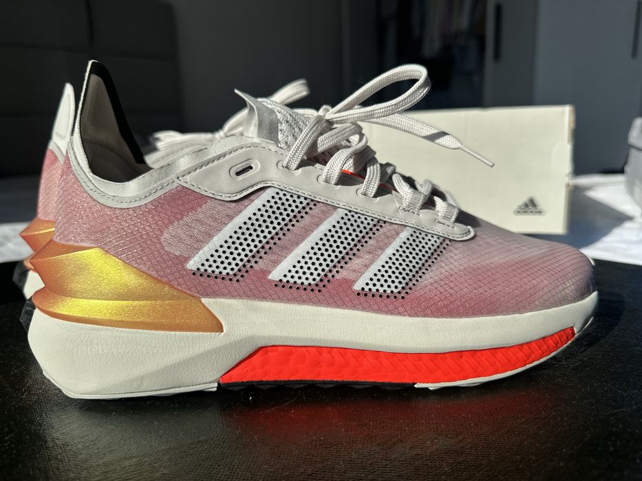 Кросовки Adidas AVRYN