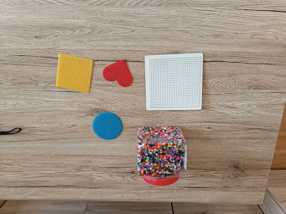 Koraliki do prasowania IKEA PYSSLA – Duży zestaw + 4 formy