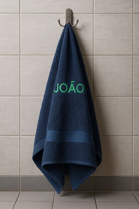 Toalha de banho bordada personalizada