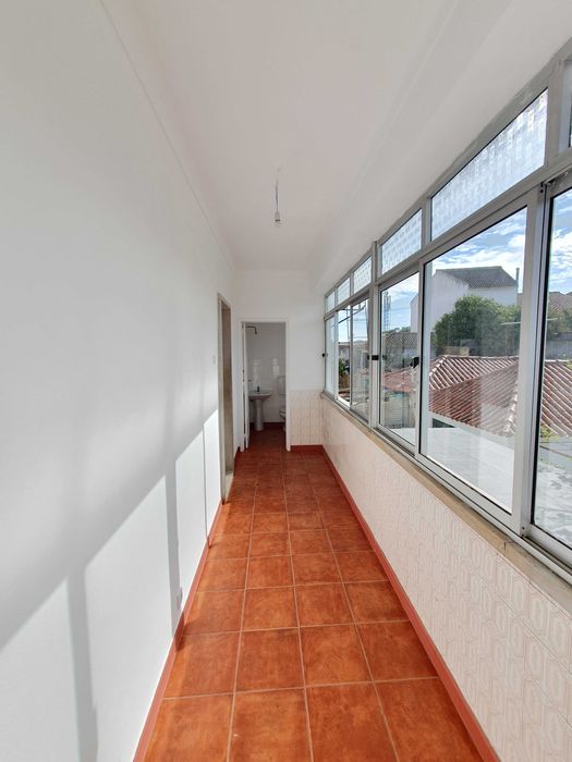 Andar de Moradia com garagem e quintal