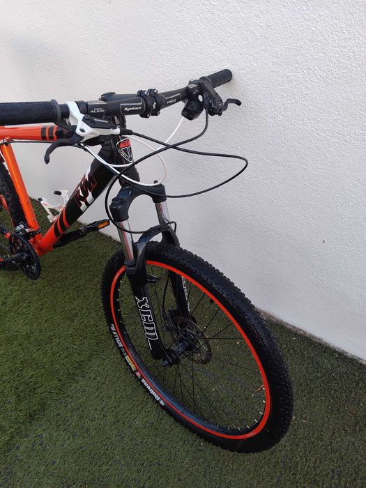 KTM KNOXVILLE, muito bem estimada