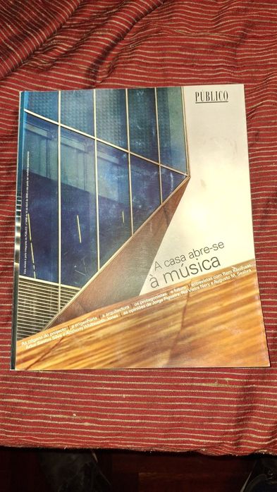 Revista especial Casa da Música abertura 2005 edição público