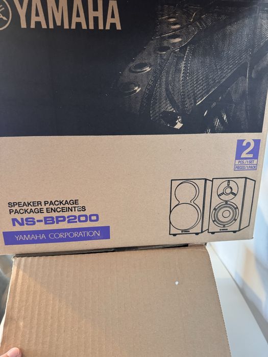 Yamaha BRX-750 piano black