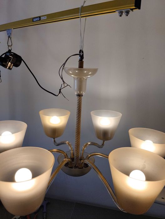 Żyrandol 6 lamp . Piękny !