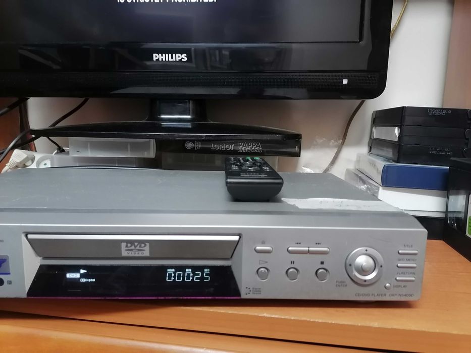 Odtwarzacz CD/DVD Sony DVP-NS400D pilot
