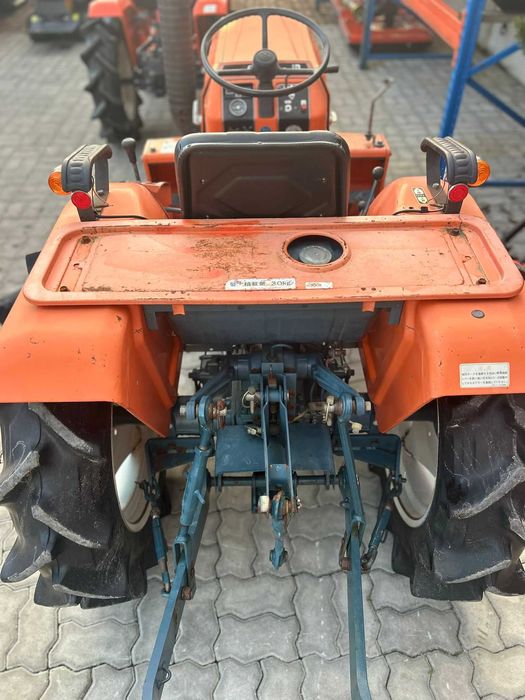 Kubota ZB1702 3 cilindros 4x4 imaculado