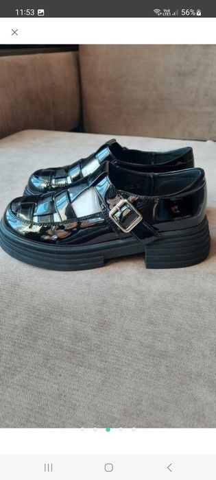Лак -шкіра ,туфлі .