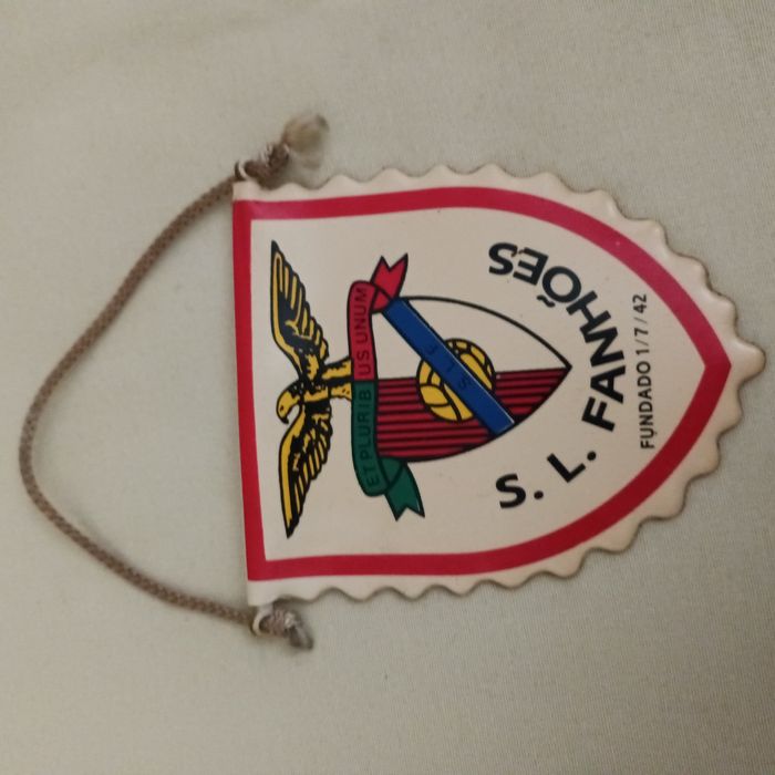 Diversos galhardetes 10 € cada 1