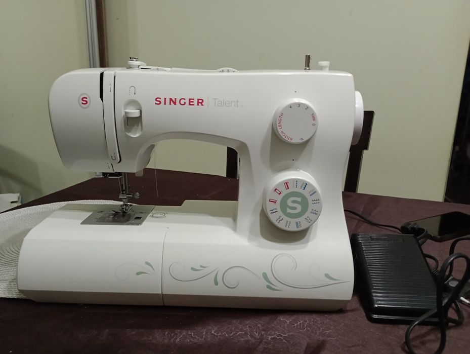 Швейна машинка Singer Talent