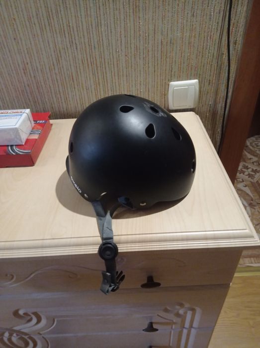 Продам велошлем фирменный