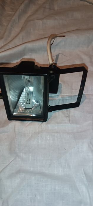 Ліхтар-прожектор