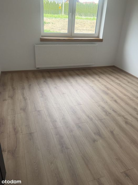 Wolnostojący dom 1/2 do wynajęcia z umeblowaniem lub bez mebli .