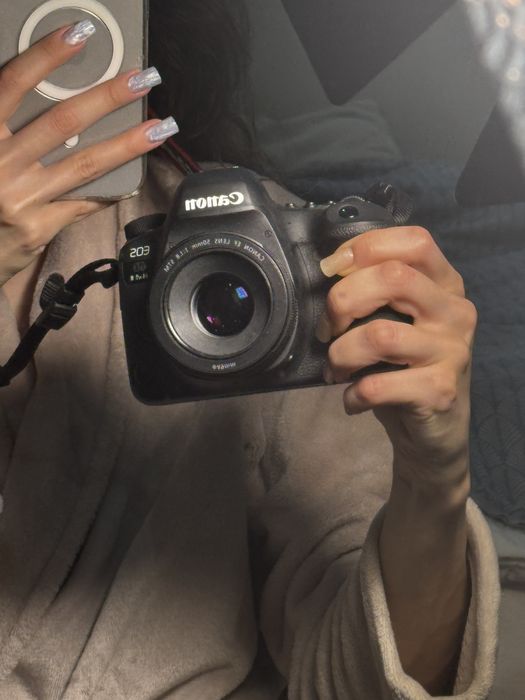 Продам Canon 6D mark ll +обьектив ef 50 mm f/1.8 stm