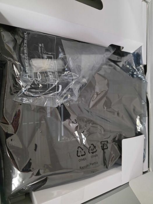 Motherboard , Memórias DDR4 / DDR5 , cpus INTEL , graficas ASUS, novos