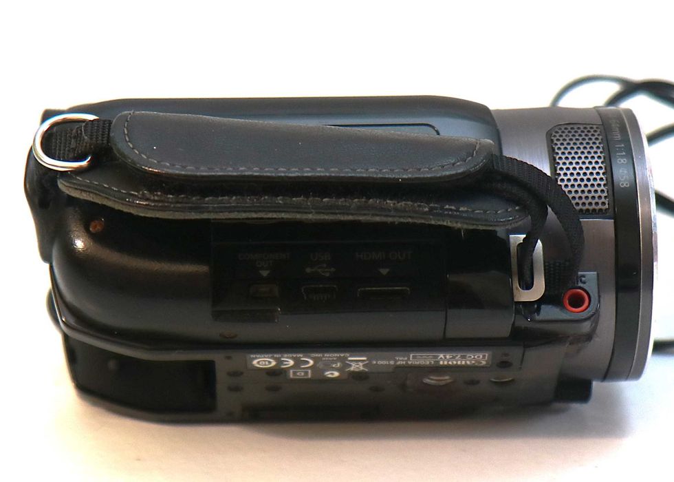 Máquina de filmar Canon Legria HF S100 (LER DESCRIÇÃO)