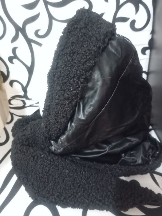 Капор -хустина,букле.