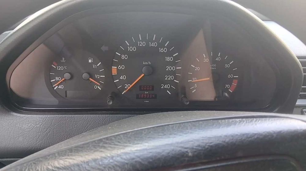 Mercedes-Benz C180