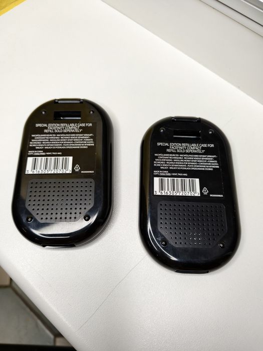 Dwie palety do makijażu