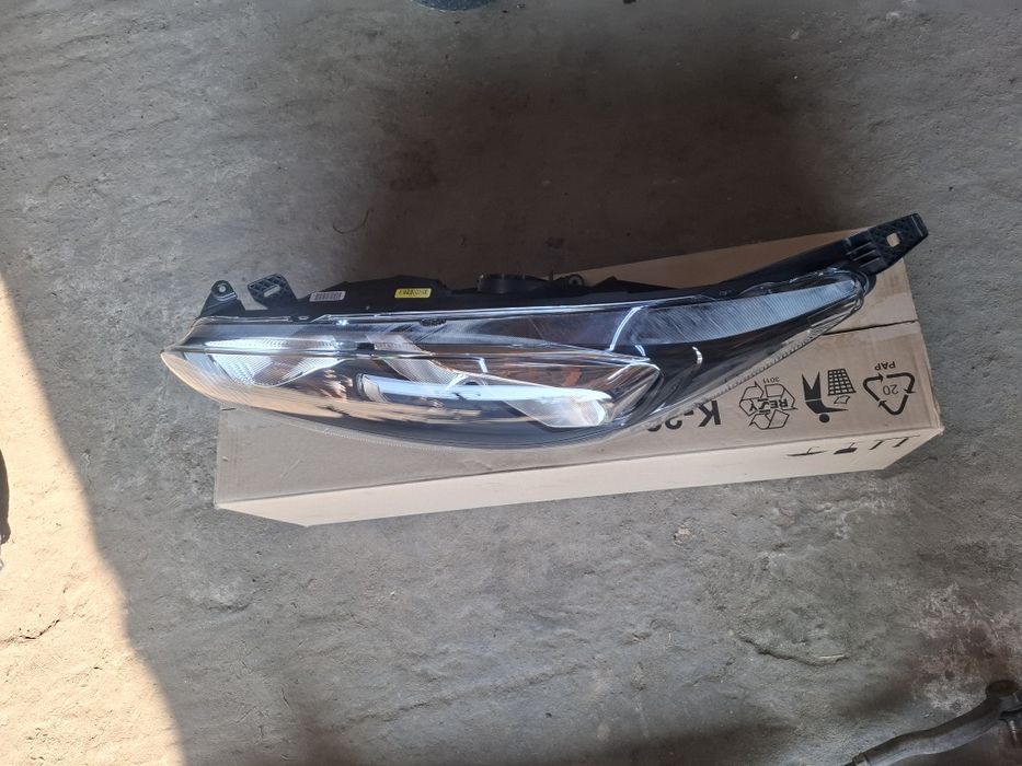 Фара ліва FORD FIESTA 2013-2017 (LED) HMPX HMP C1BB 13W030 CG