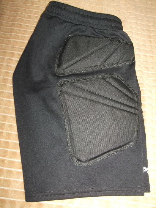 Продам воротарські шорти Kipsta