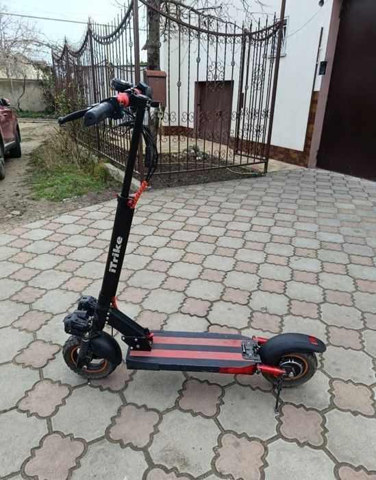 Продам електросамокат