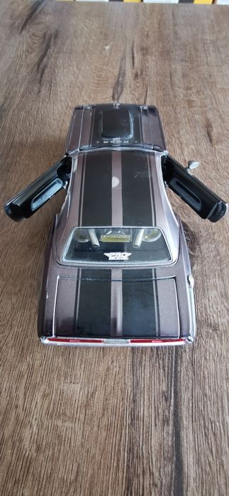 Model Dodge Challenger R/T 1970. skala 1:24 Maisto