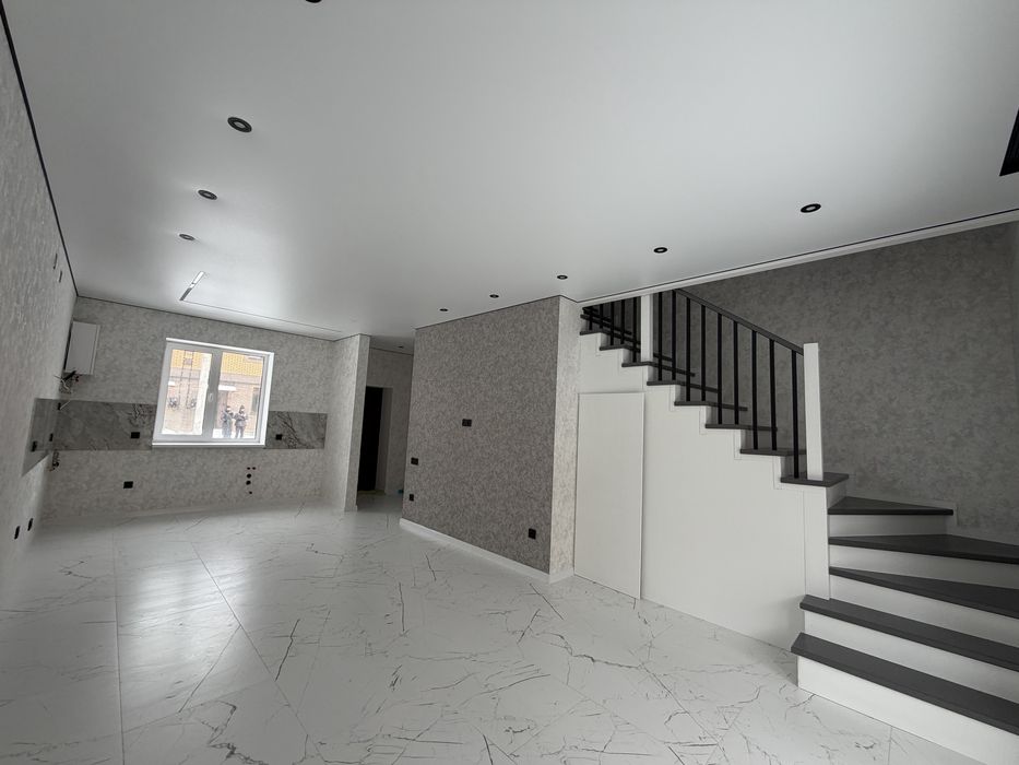 Продаж таунхауса з ремонтом від забудовника! Поруч ТЦ, АТБ, транспорт