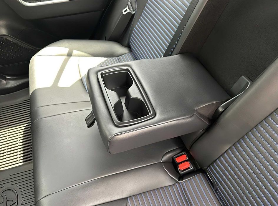 Toyota RAV4 XSE      2021