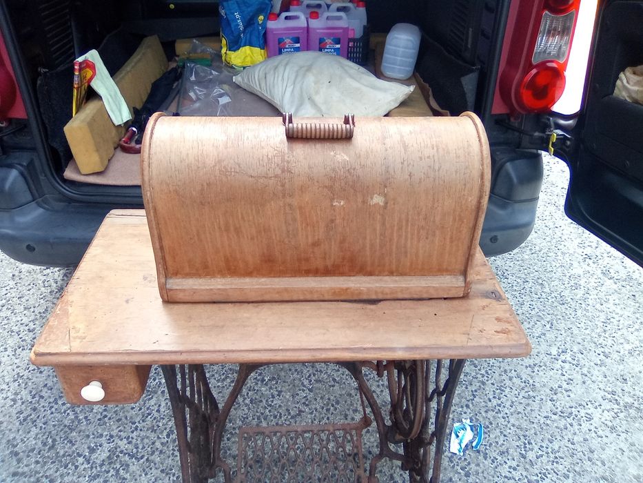 Máquina de costura singer