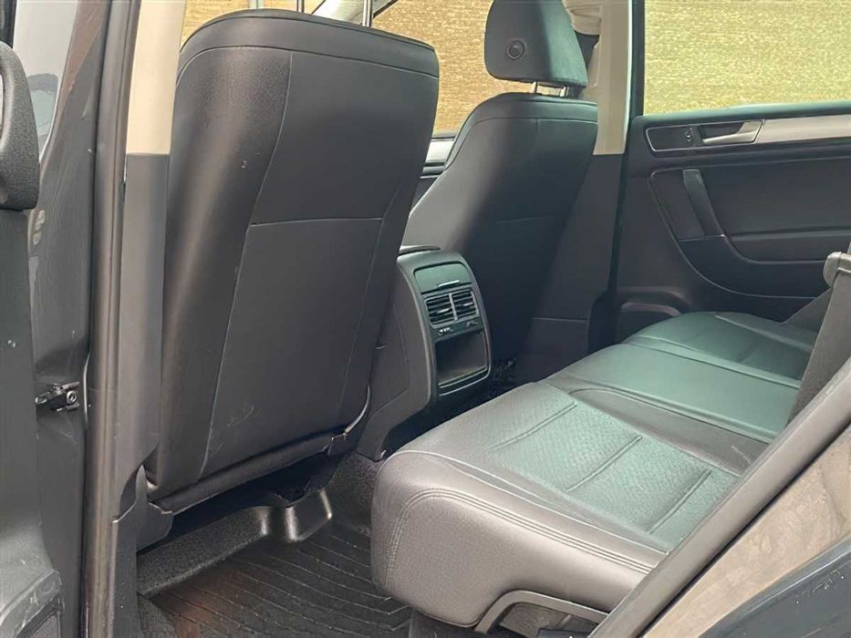 Volkswagen Touareg      2015