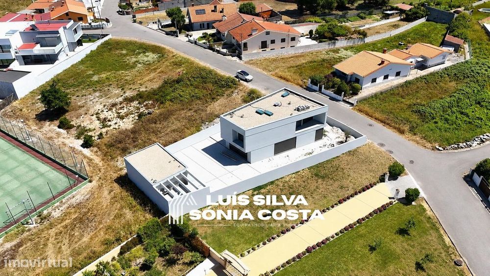 Moradia de Prestígio T4 com 3 Suítes, Anexo, Jardim &...