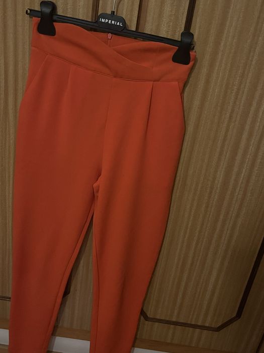 Calças laranja de cinta subida,tamanho S,como novas