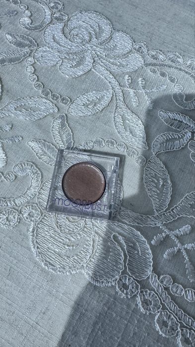 Blyszczacy cień do powiek Urban Decay Space Cowboy