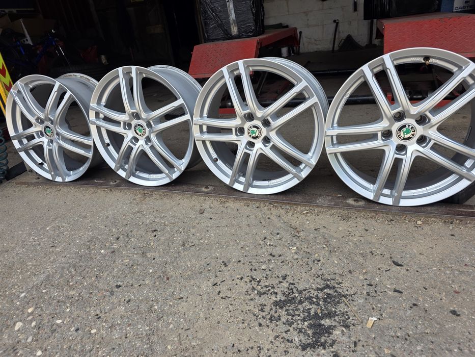 Felgi Aluminiowe Skoda-R19 5x112 ET45-8J