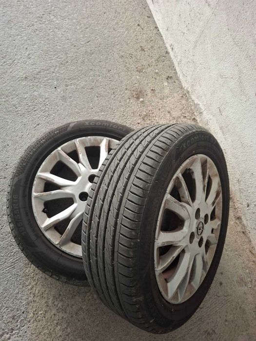 Pneus com jantes Opel corsa