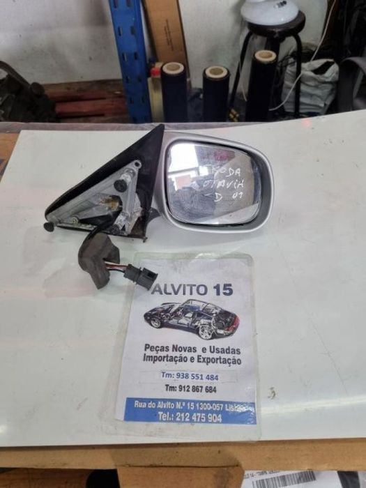 espelho retrovisor Skoda Octavia , direito  , 2001
