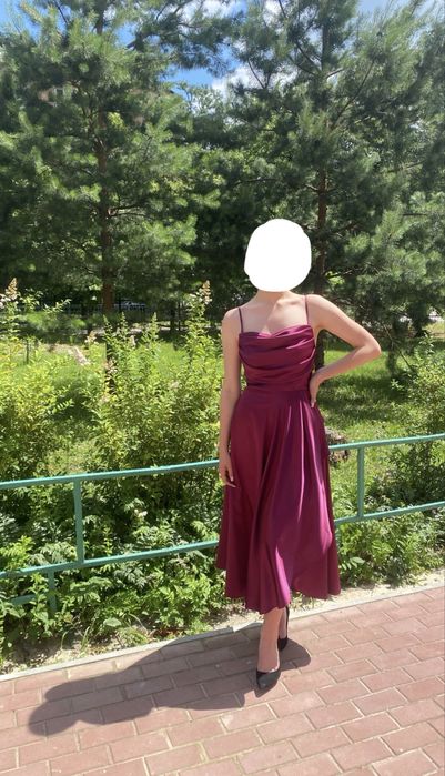 Випускна / вечірня сукня з відкритою спиною