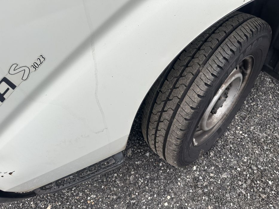 Toyota dyna s com avaria