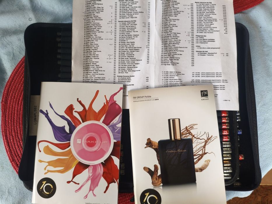 Próbnik perfum FM Group - Duży zestaw startowy w etui + Katalogi 2014