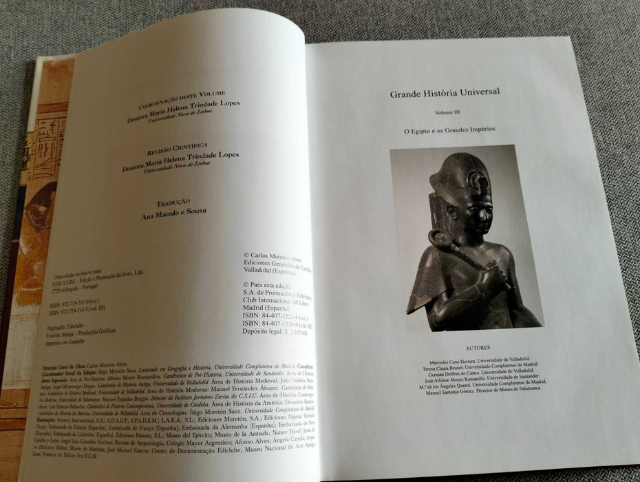 Livro "O Egipto e os grandes impérios"